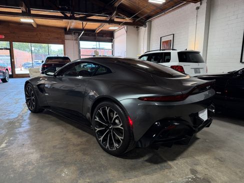 Used 2019 Aston Martin V8 Vantage Coupe RWD image 9