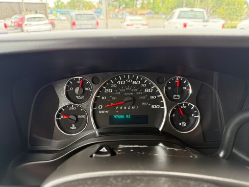 Used 2016 Chevrolet Express 2500 image 12