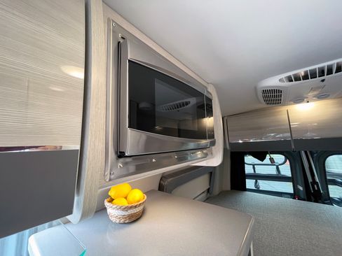 Used 2021 Mercedes-Benz Sprinter 4500 image 28