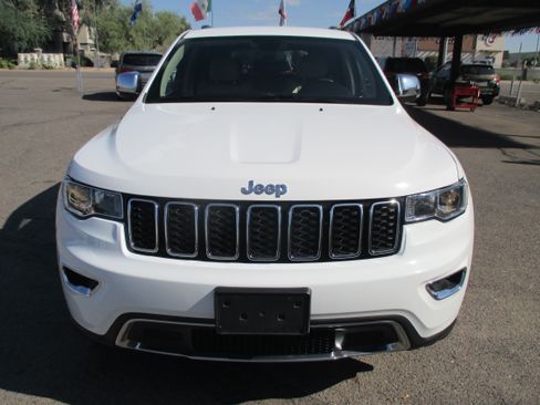 Used 2018 Jeep Grand Cherokee 4WD Limited w/ Off Road Group image 19
