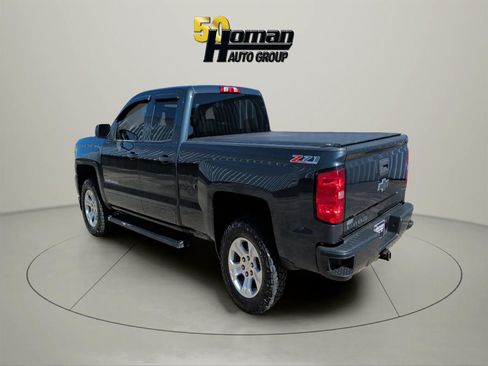Used 2017 Chevrolet Silverado 1500 4x4 Double Cab LT image 3