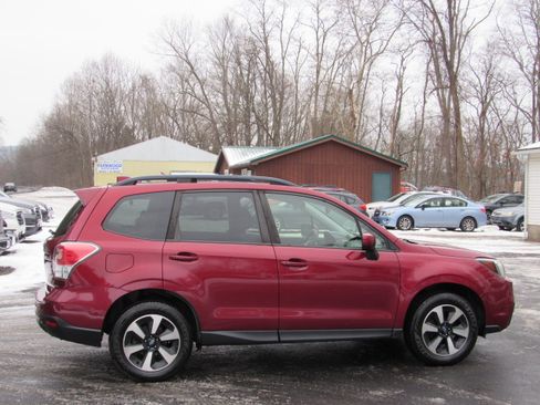 Used 2018 Subaru Forester 2.5i Premium image 12