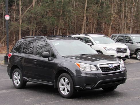 Used 2016 Subaru Forester 2.5i Premium image 10