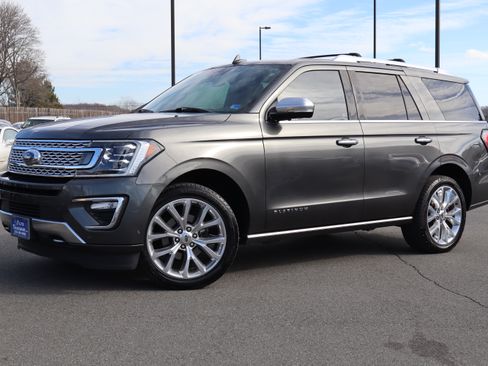 Used 2018 Ford Expedition Platinum image 2