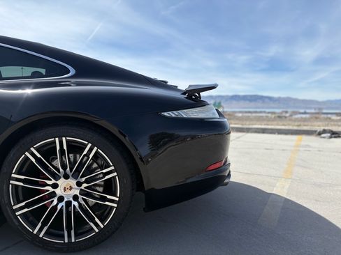 Used 2015 Porsche 911 Carrera 4S image 11