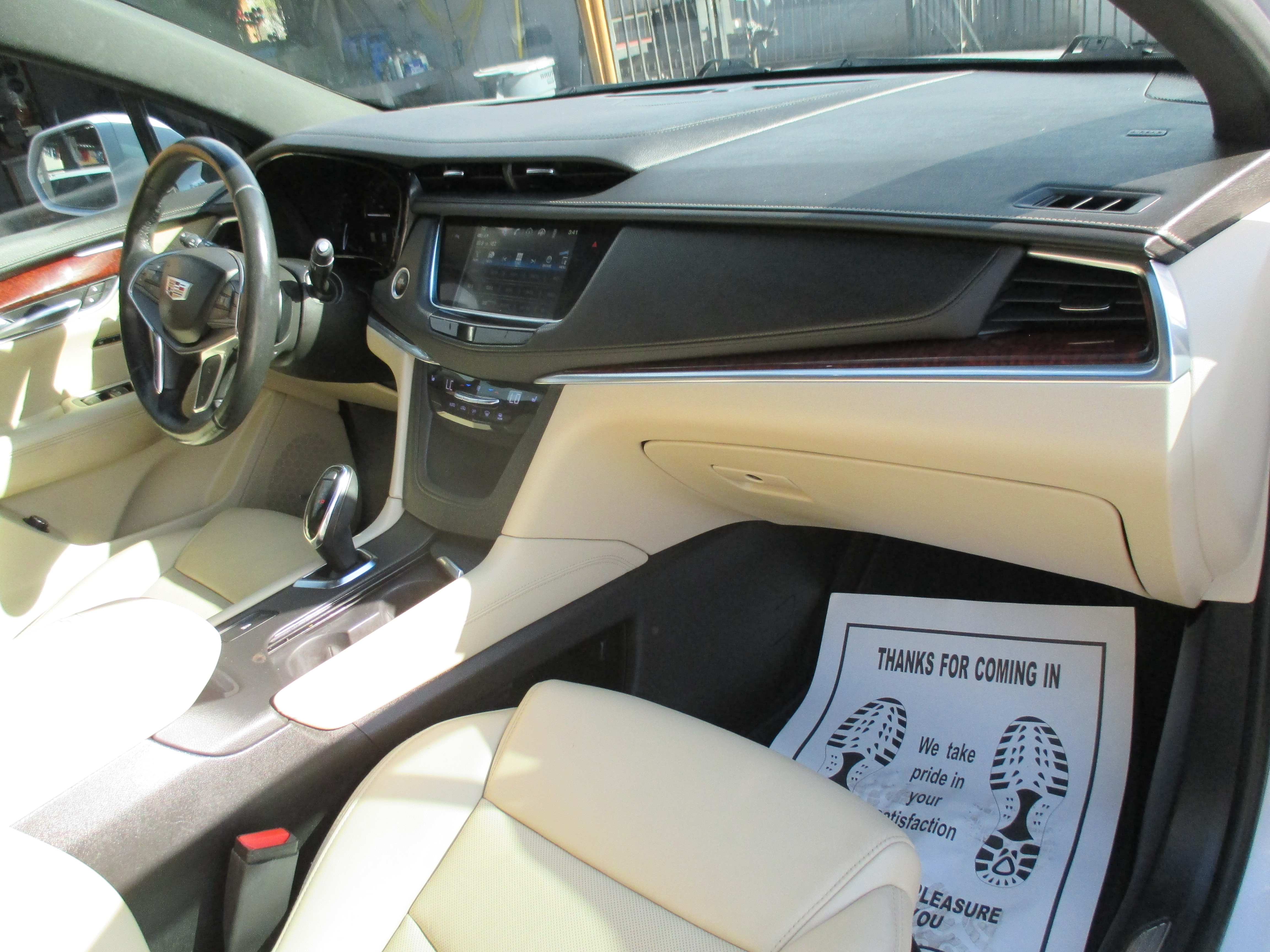 Used 2019 Cadillac XT5 Premium Luxury Sport Utility 4 FWD image 3
