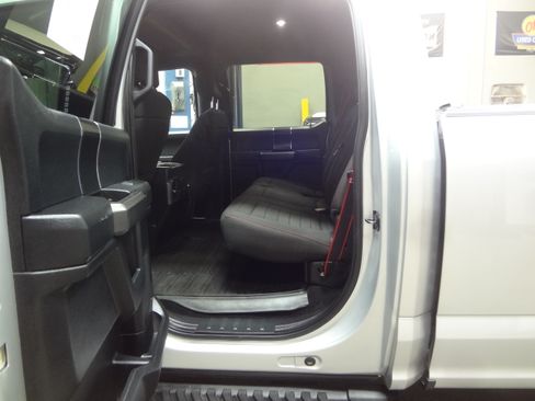 Used 2018 Ford F150 XLT image 18