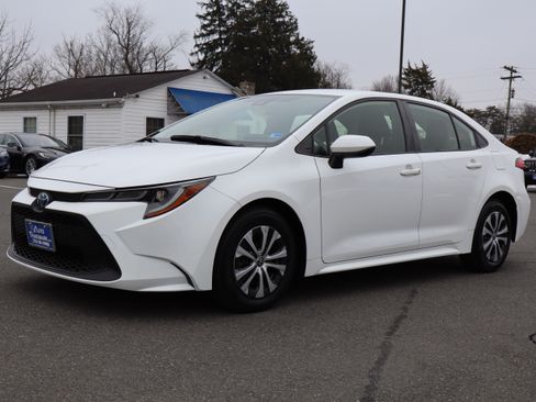 Used 2022 Toyota Corolla LE image 4