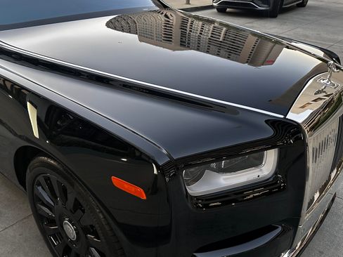 Used 2021 Rolls-Royce Phantom image 52