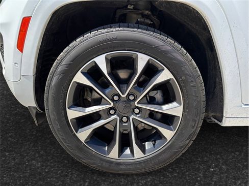 Used 2022 Jeep Grand Cherokee Overland image 13