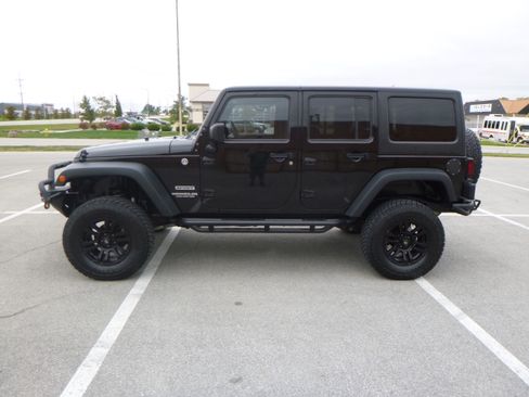 Used 2015 Jeep Wrangler Sport image 1