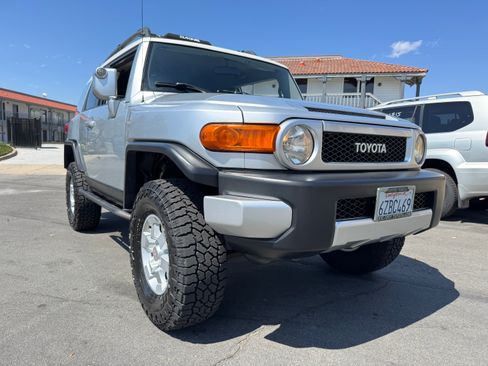 Used 2007 Toyota FJ Cruiser image 15