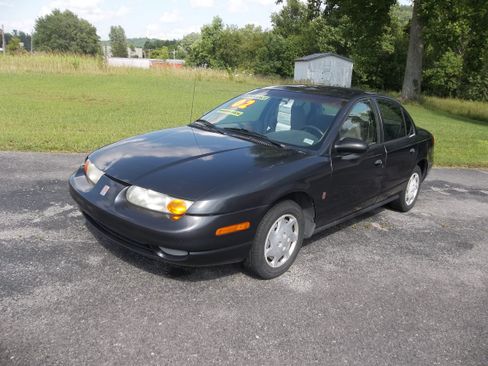 Used 2002 Saturn S-Series SL1 Sedan FWD image 1