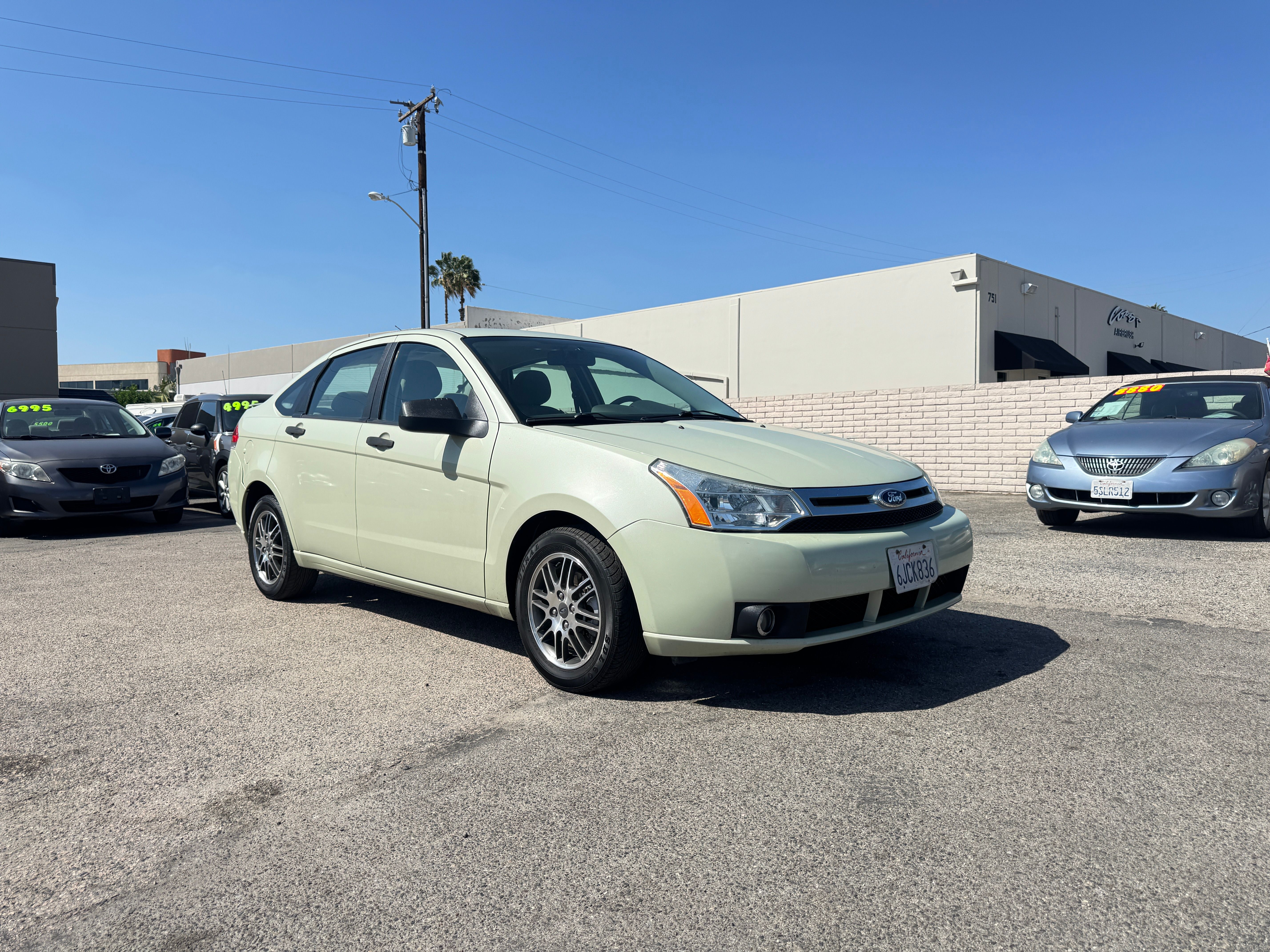 Used 2010 Ford Focus SE Sedan FWD image 11
