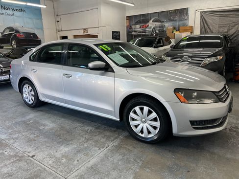 Used 2013 Volkswagen Passat 2.5 S image 11