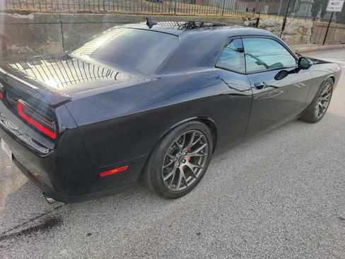 Used 2015 Dodge Challenger SRT image 5