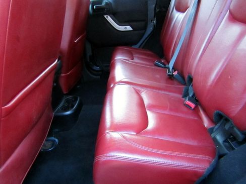 Used 2013 Jeep Wrangler Rubicon image 19