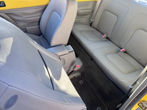 Used 2005 Volkswagen Beetle GLS image 9