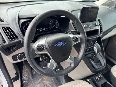 Used 2019 Ford Transit Connect XLT image 9