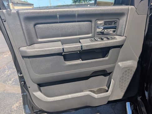 Used 2012 RAM 1500 4x4 Quad Cab Sport image 12