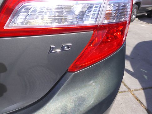 Used 2012 Toyota Camry LE image 34