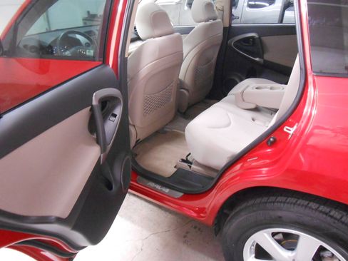 Used 2008 Toyota RAV4 4WD Limited image 12