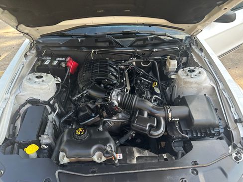 Used 2012 Ford Mustang image 10
