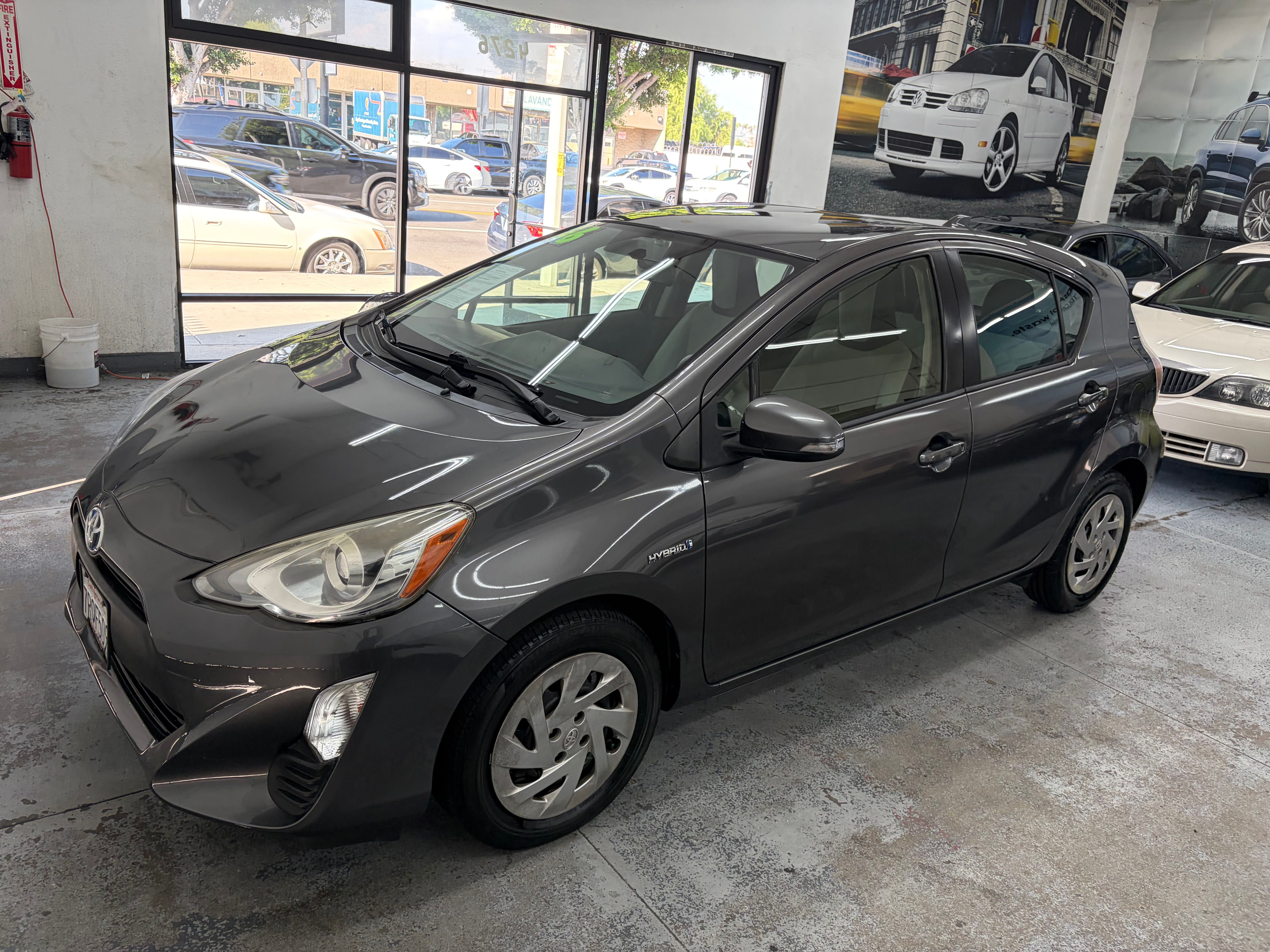 Used 2016 Toyota Prius C One FWD image 2