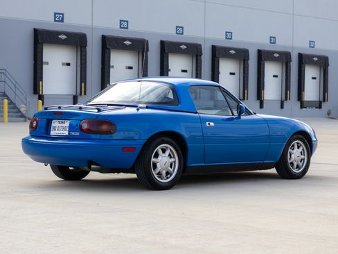 Used 1990 MAZDA MX-5 Miata Hard Top RWD image 4