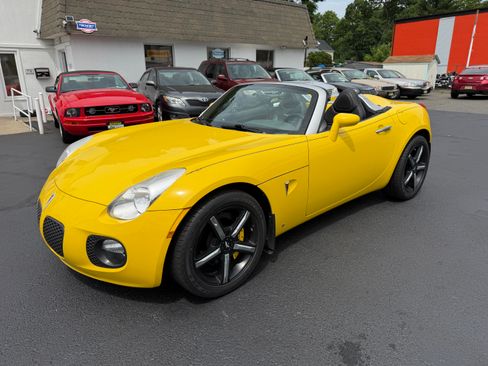 Used 2007 Pontiac Solstice GXP Convertible RWD image 15