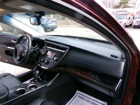 Used 2014 Toyota Avalon XLE image 12