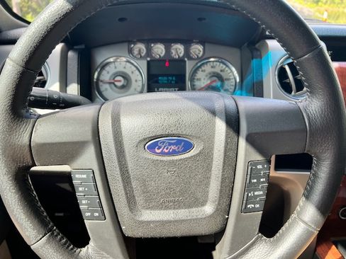 Used 2010 Ford F150 Lariat image 19