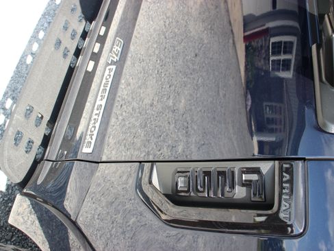 Used 2022 Ford F250 4x4 Crew Cab Lariat Super Duty image 15