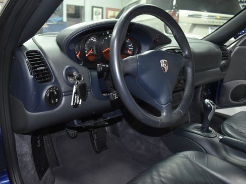 Used 2001 Porsche 911 Coupe RWD image 19