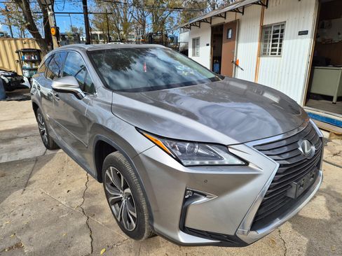 Used 2018 Lexus RX 350L Luxury image 2