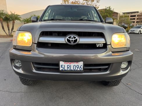 Used 2005 Toyota Sequoia Limited image 9
