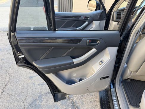 Used 2007 Toyota 4Runner Limited image 25