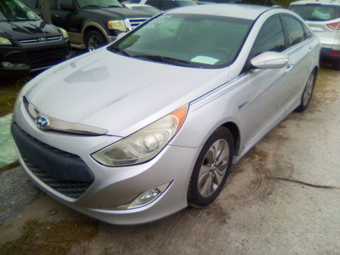 Used 2012 Hyundai Sonata image 1