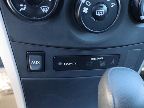 Used 2010 Toyota Corolla LE image 25