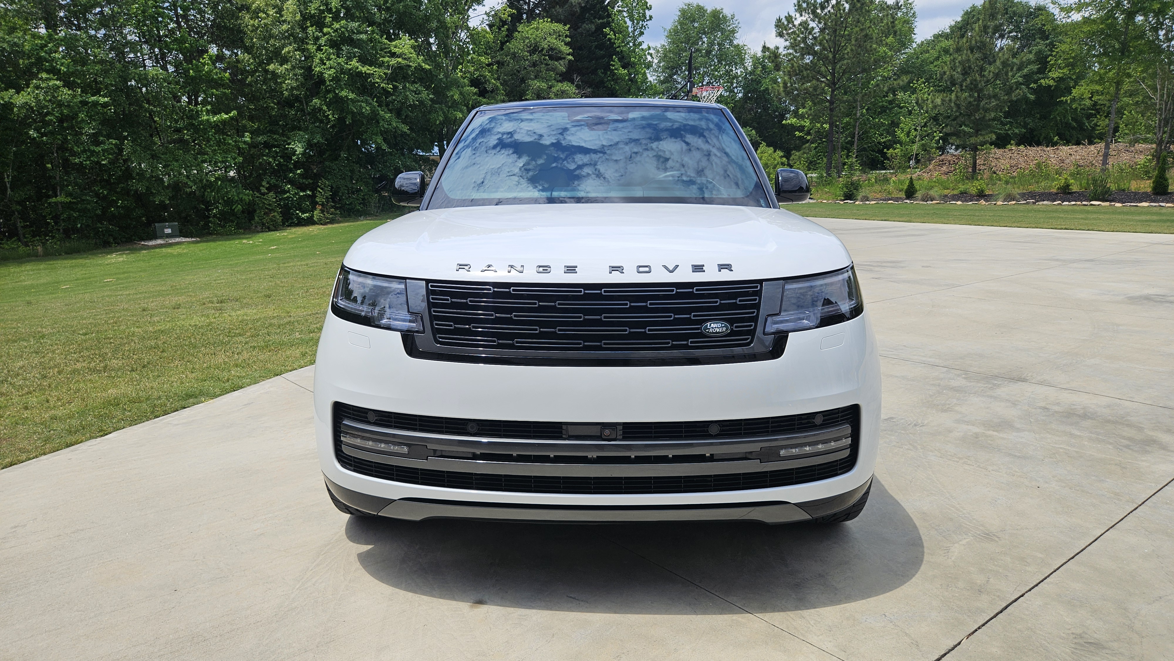 Used 2025 Land Rover Range Rover Long Wheelbase SE AWD/4WD image 8