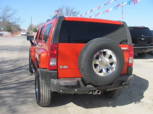 Used 2008 HUMMER H3 image 3
