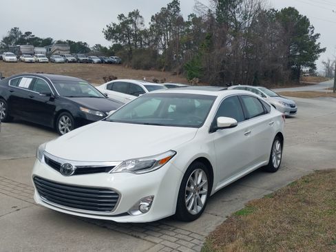 Used 2013 Toyota Avalon Limited image 2
