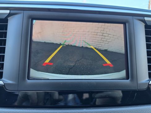 Used 2022 Chrysler Voyager LX image 28