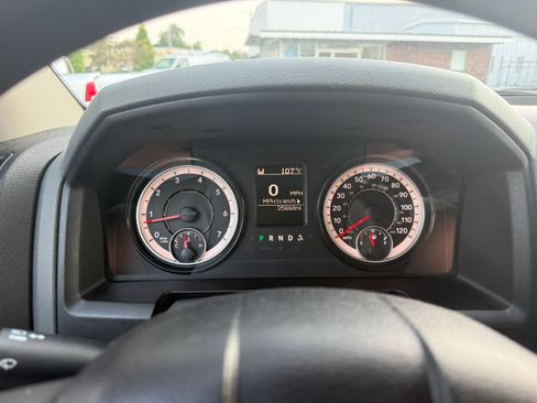 Used 2019 RAM 1500 4x4 Crew Cab Classic Tradesman image 10