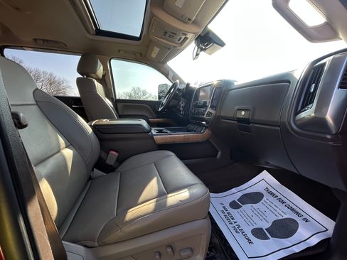 Used 2015 Chevrolet Silverado 2500 LTZ image 15