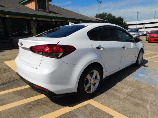 Used 2018 Kia Forte Sedan FWD image 8