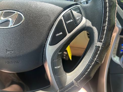 Used 2013 Hyundai Elantra Sedan FWD image 10