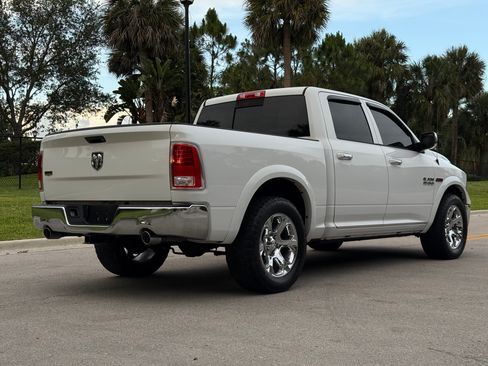 Used 2018 RAM 1500 2WD Crew Cab Laramie image 9