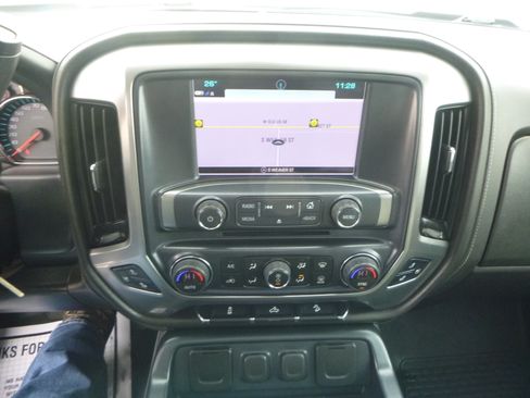 Used 2017 Chevrolet Silverado 1500 LTZ Z71 image 32