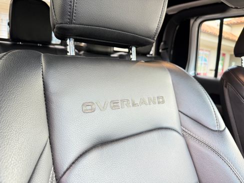 Used 2021 Jeep Gladiator Overland image 13